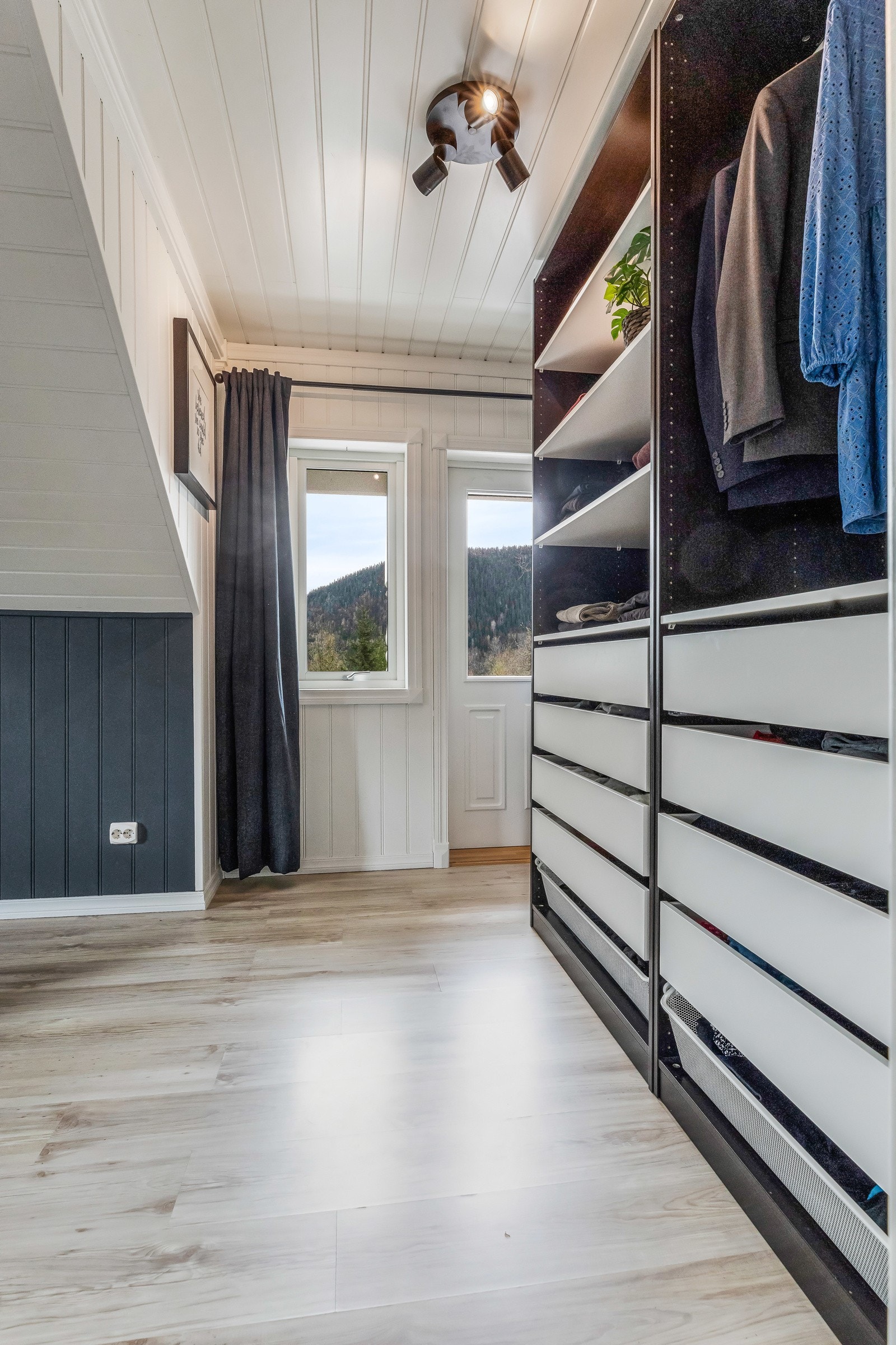 Dette rommet har adkomst ut til balkong Galleribilde