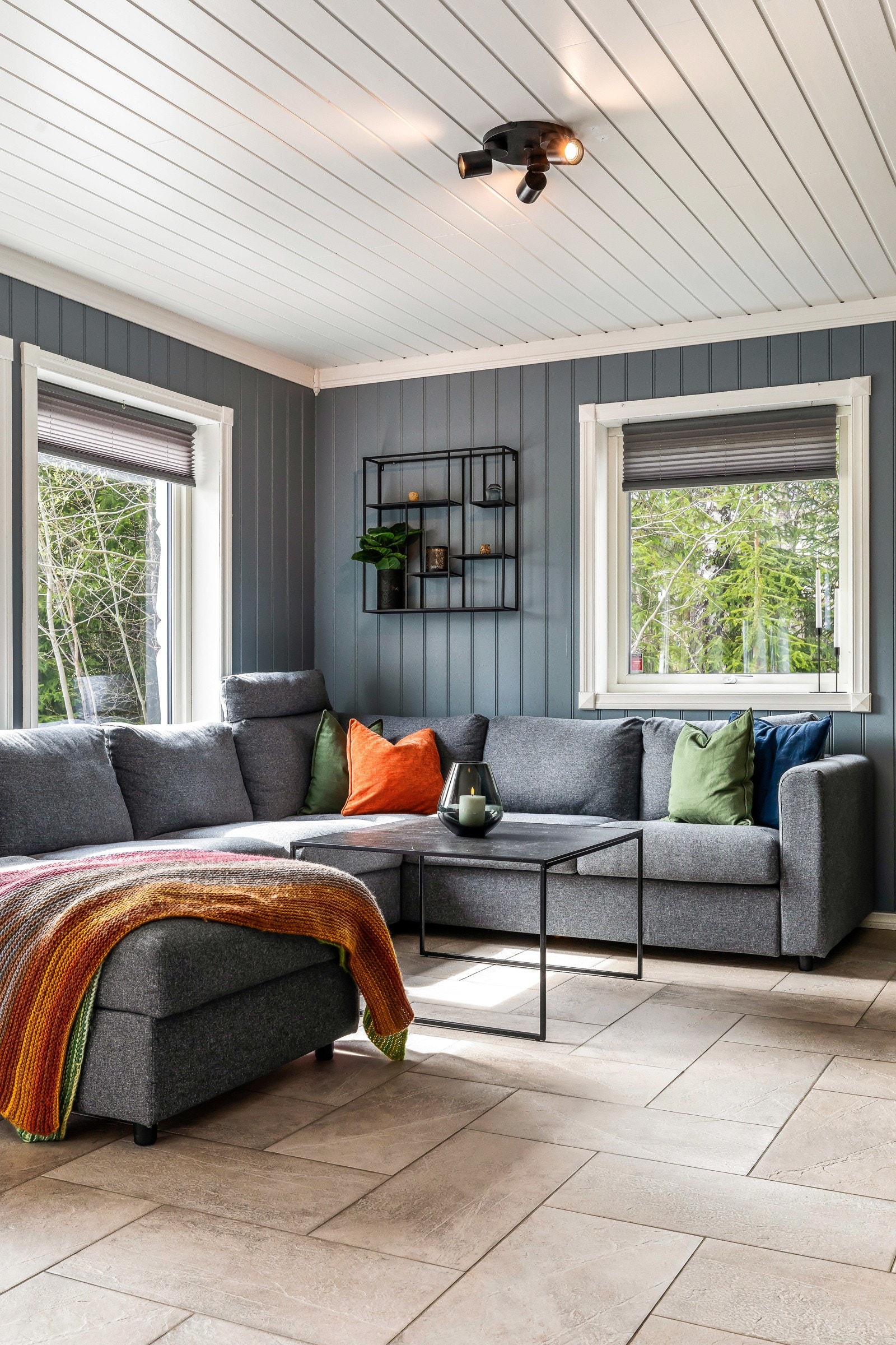 Alle rom i 1. etasje samt bad i 2. etasje har vannbåren varme Galleribilde