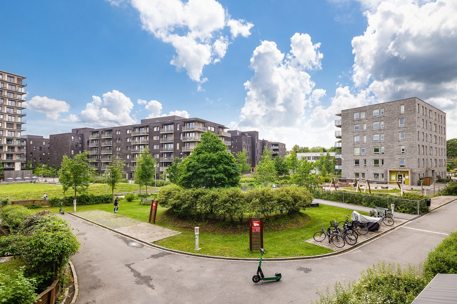 Leiligheten har nærhet til alle fasiliteter som Ensjø/Hasle har å by på, samt kort vei med kollektivt inn til sentrum Galleribilde