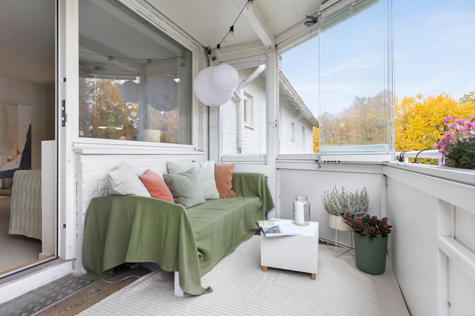 Solrik, innglasset balkong på 6,5 m². Galleribilde
