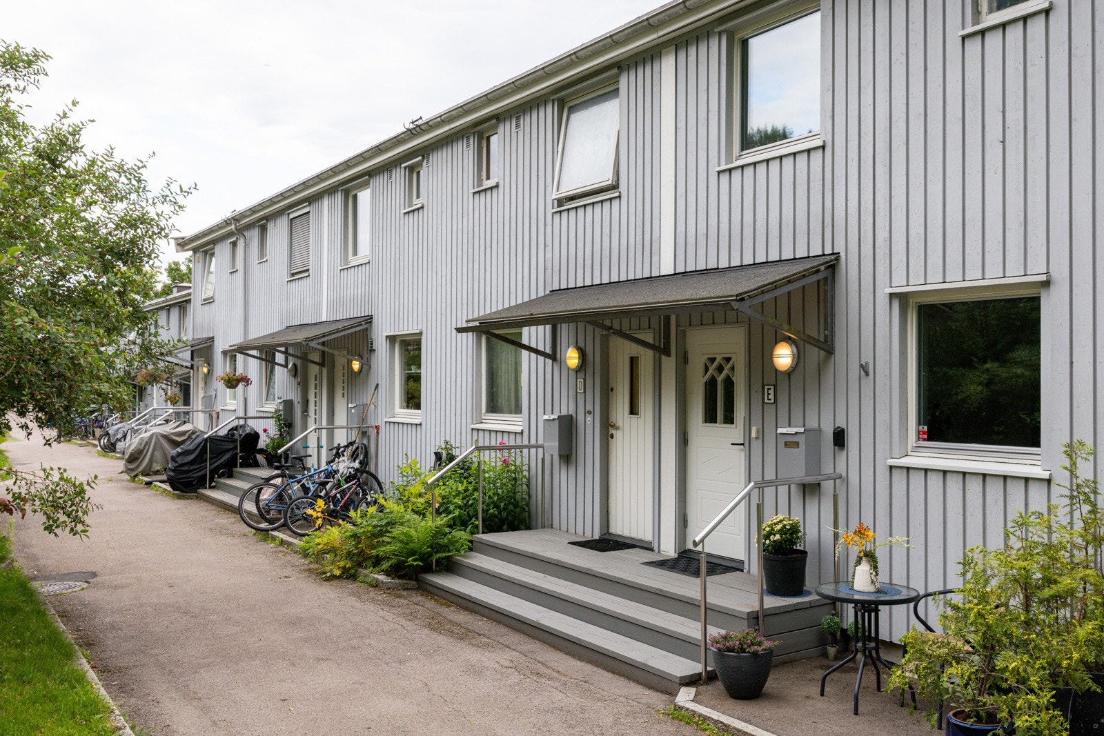 Inngangsparti som deles med nabo. Galleribilde