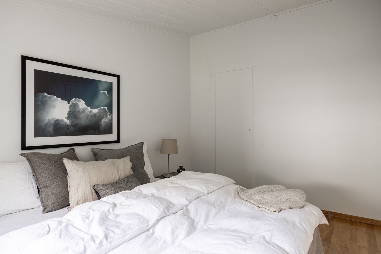 Dør inn til originalt skap. Galleribilde