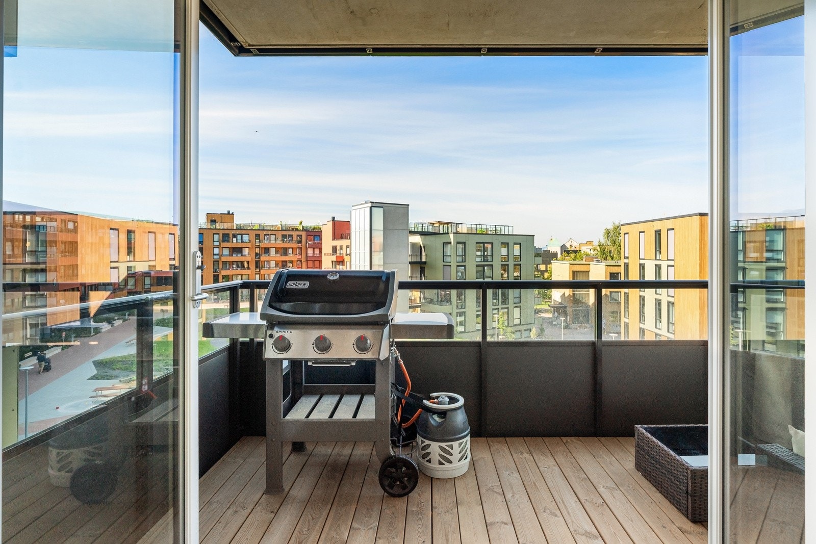 Fra stuen er det adkomst til en herlig, sydvestvendt balkong. Galleribilde