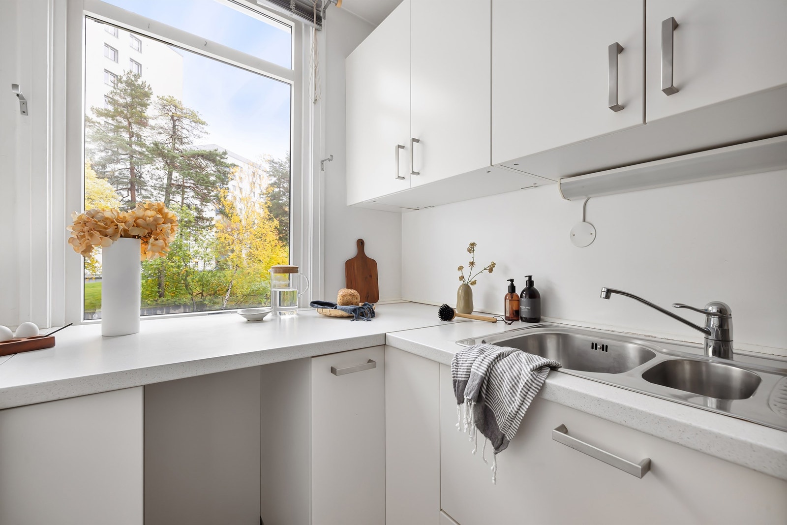 Benkeplate av laminat. Galleribilde