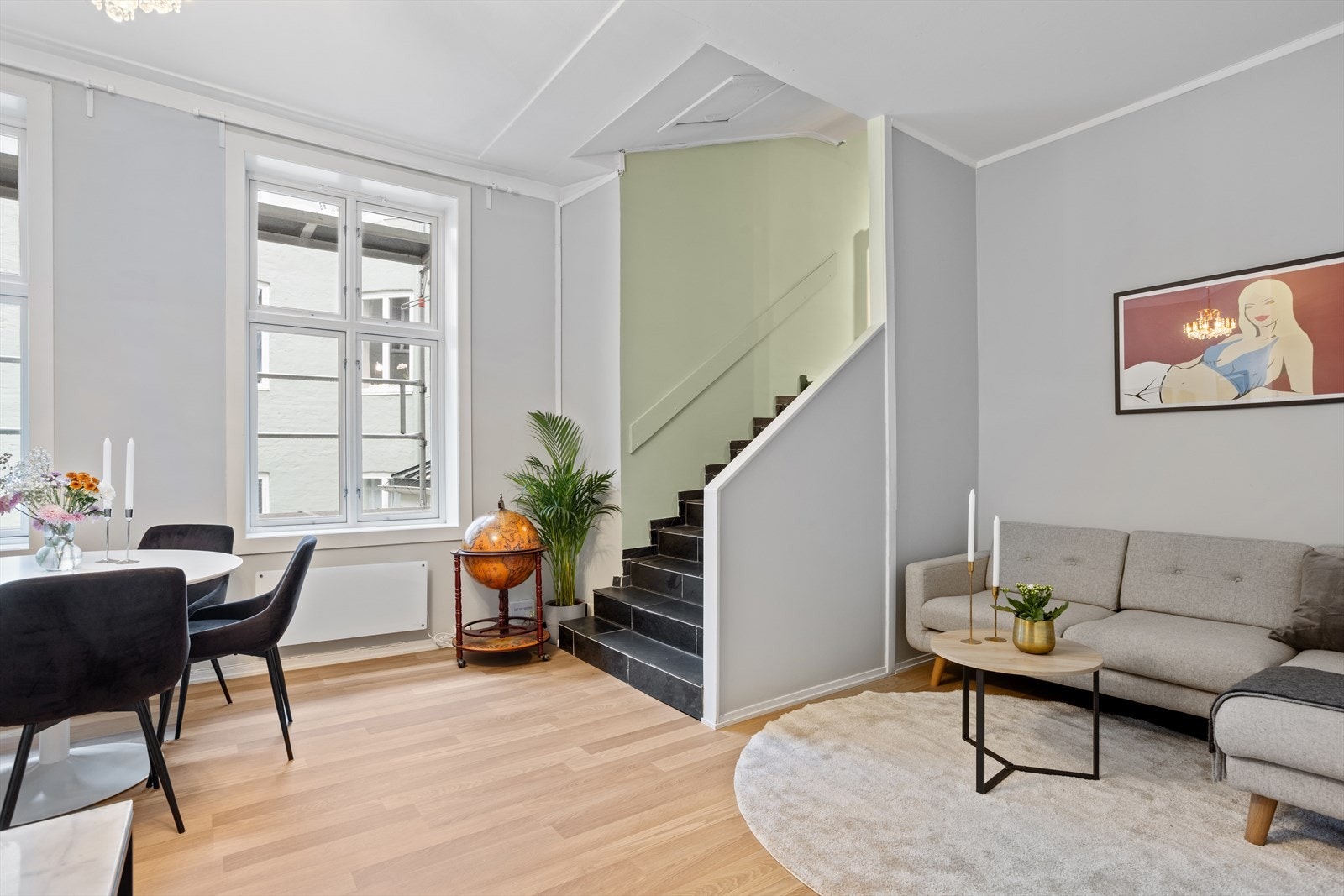 Lyse, delikate overflater. Galleribilde