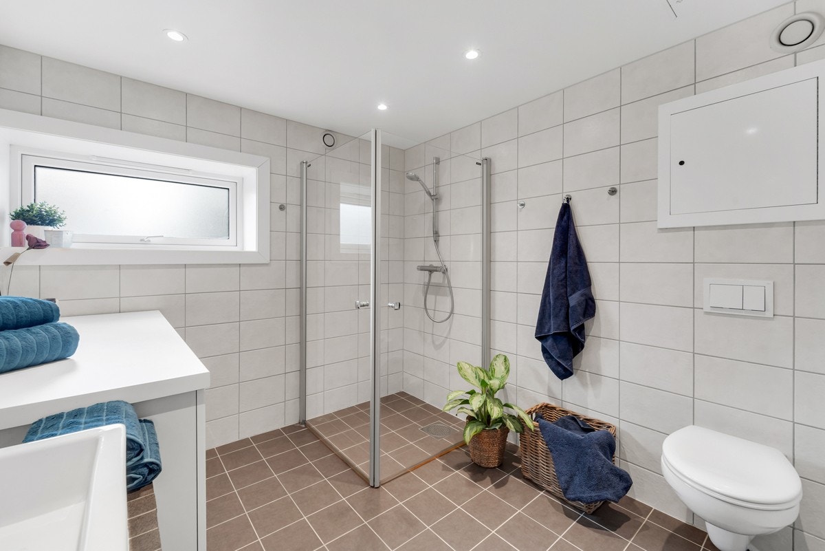 Varmtvann er inkludert i felleskostnadene. Galleribilde