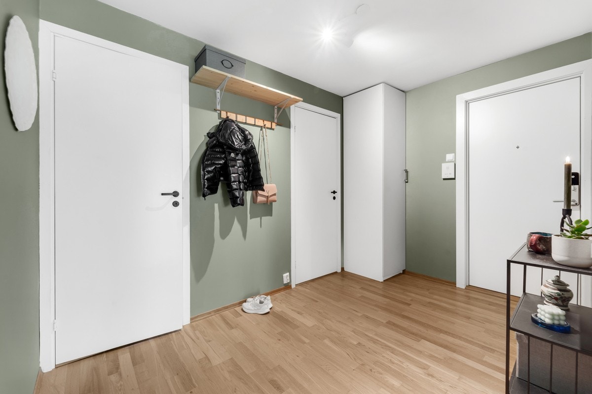 Direkte adkomst fra entré til hovedsoverom og soverom 2 Galleribilde