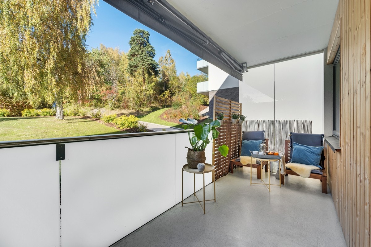 Her kan ettermiddagssolen nytes i rolige og barnevennlige omgivelser. Galleribilde