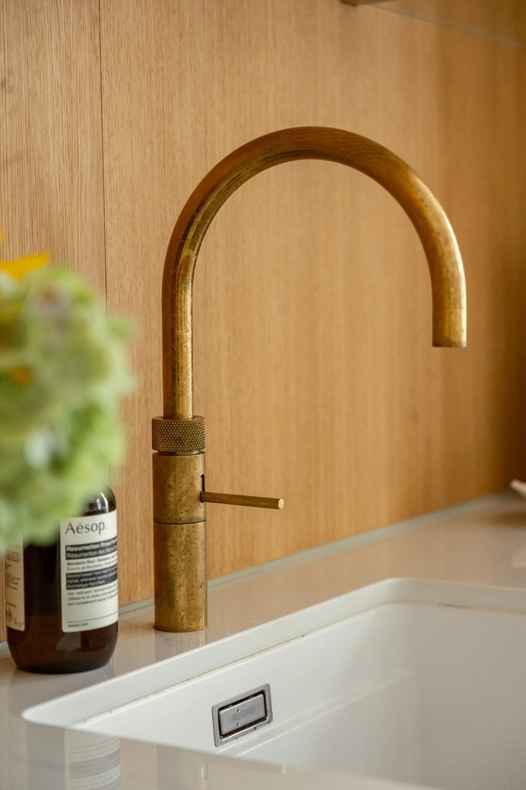 Quooker - den kokende vannkranen gir deg 100 C kokende vann på ett sekund. En trygg, tidsbesparende og funksjonell del av det moderne kjøkkenet. Galleribilde