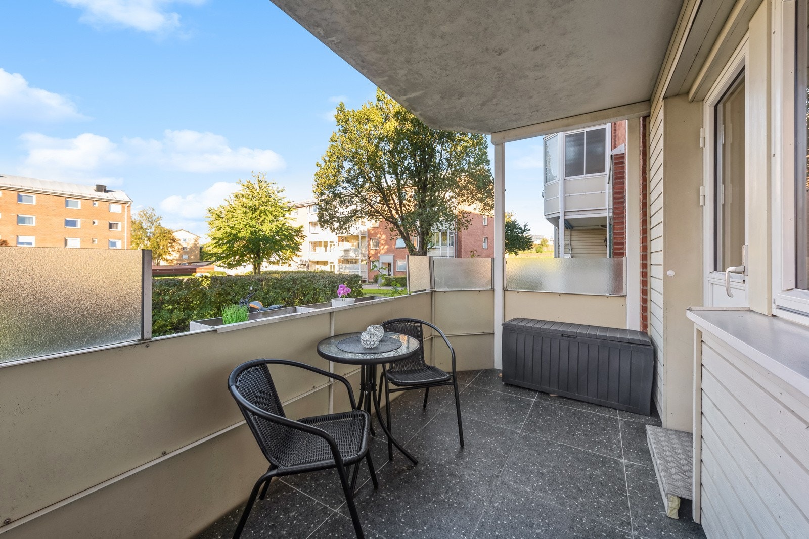 Velkommen til Karl Staaffs vei 44, idylliskt og barnevennlig beliggenhet i grønne omgivelser med nærhet til Oslo sentrum. Galleribilde