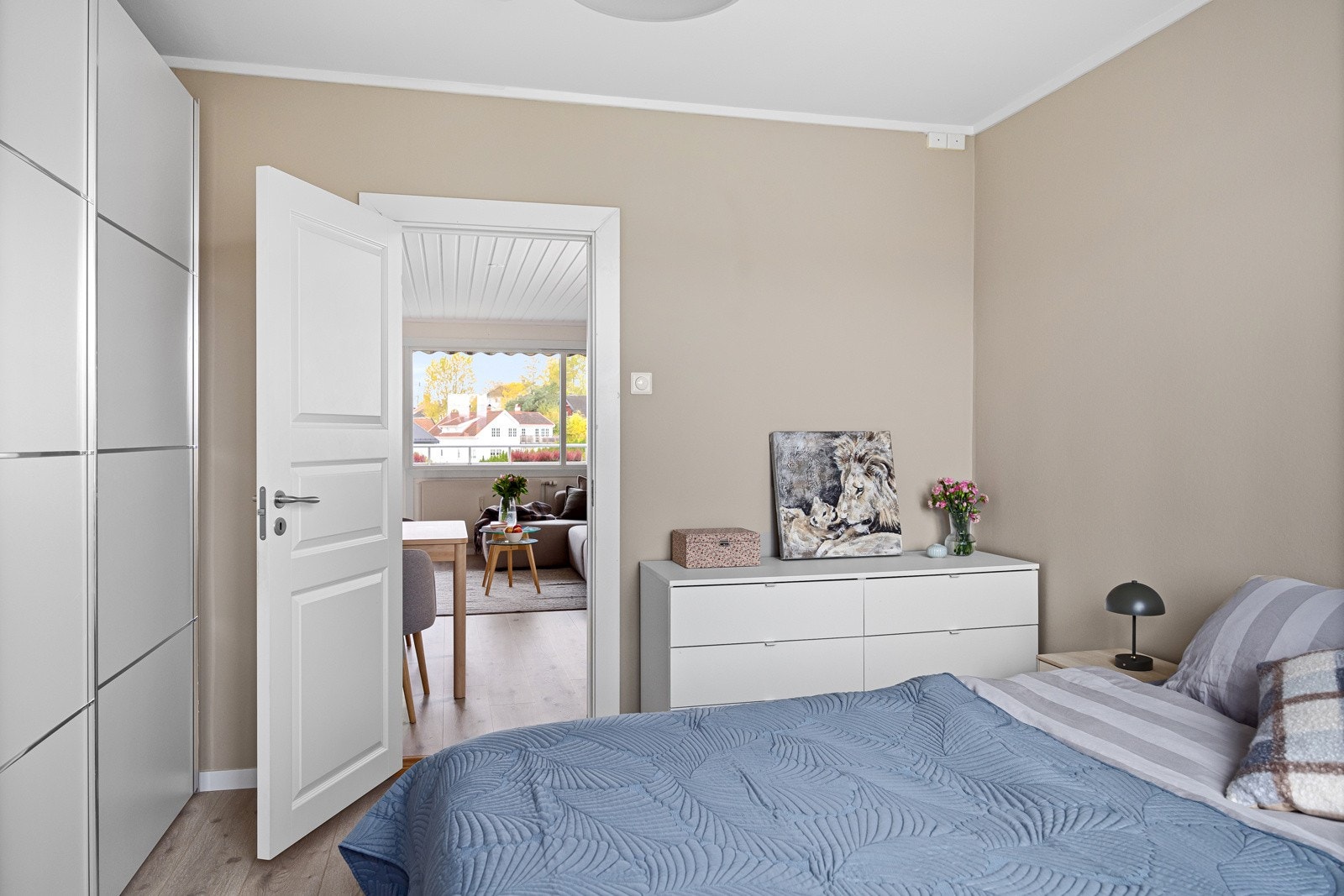 Særdeles romslig soverom. Galleribilde