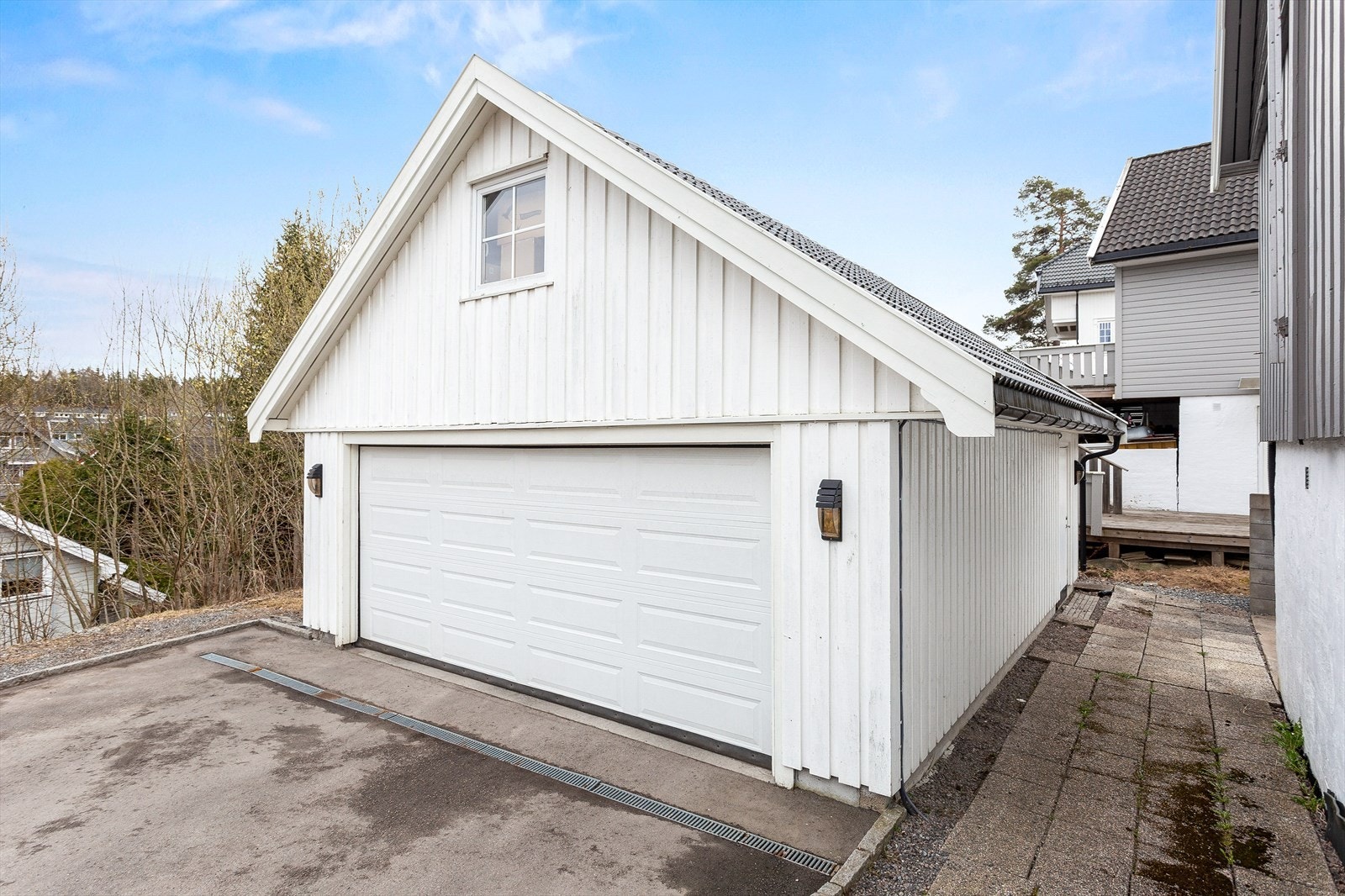 Dobbelgarasje på 46 kvm med lagringsloft. Galleribilde