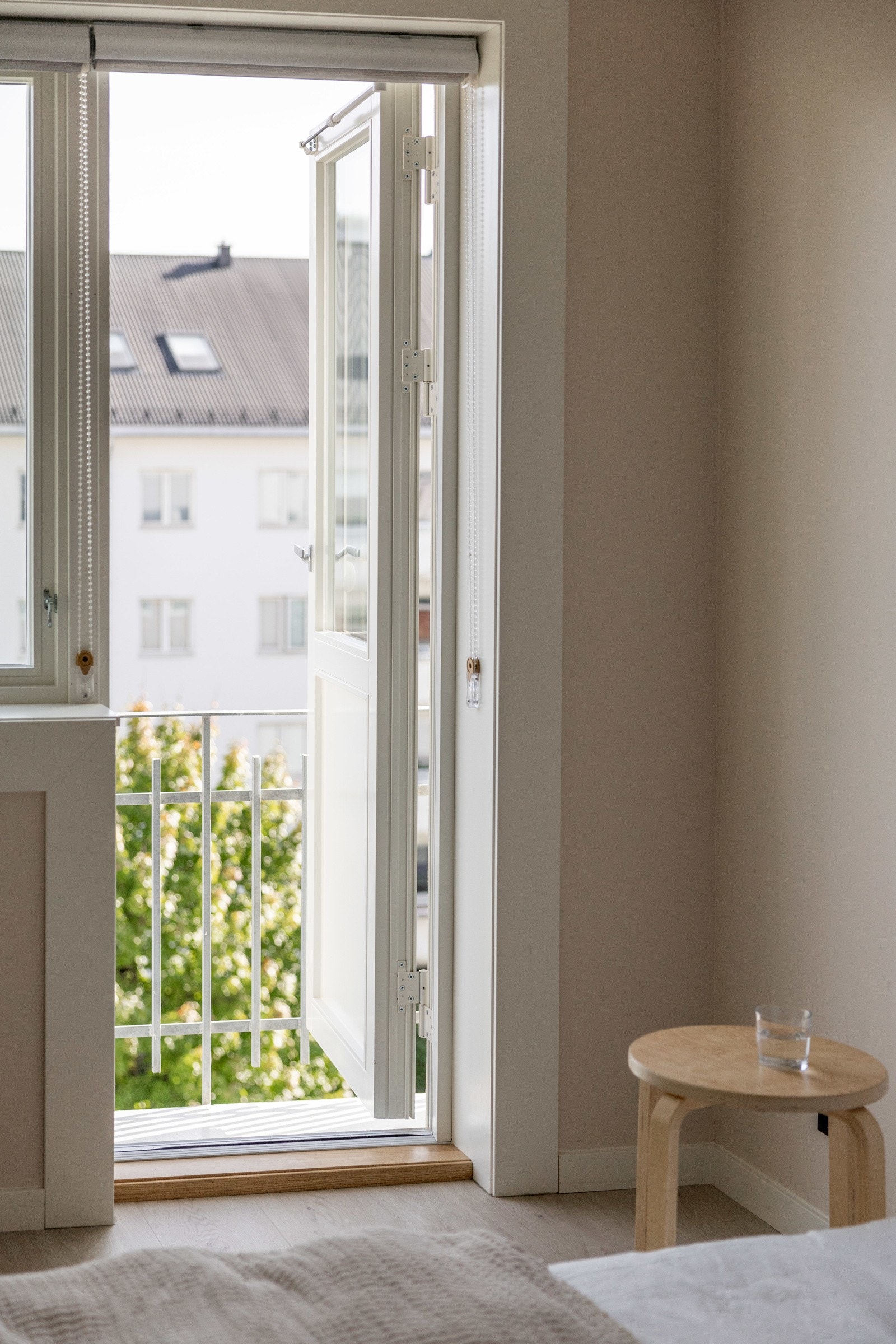 Med utgang fra soverommet kommer du til en herlig balkong hvor man kan nyte morgensol. Galleribilde