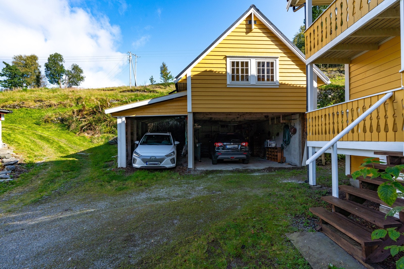 Over carporten er det loft på ca 27 kvm Galleribilde