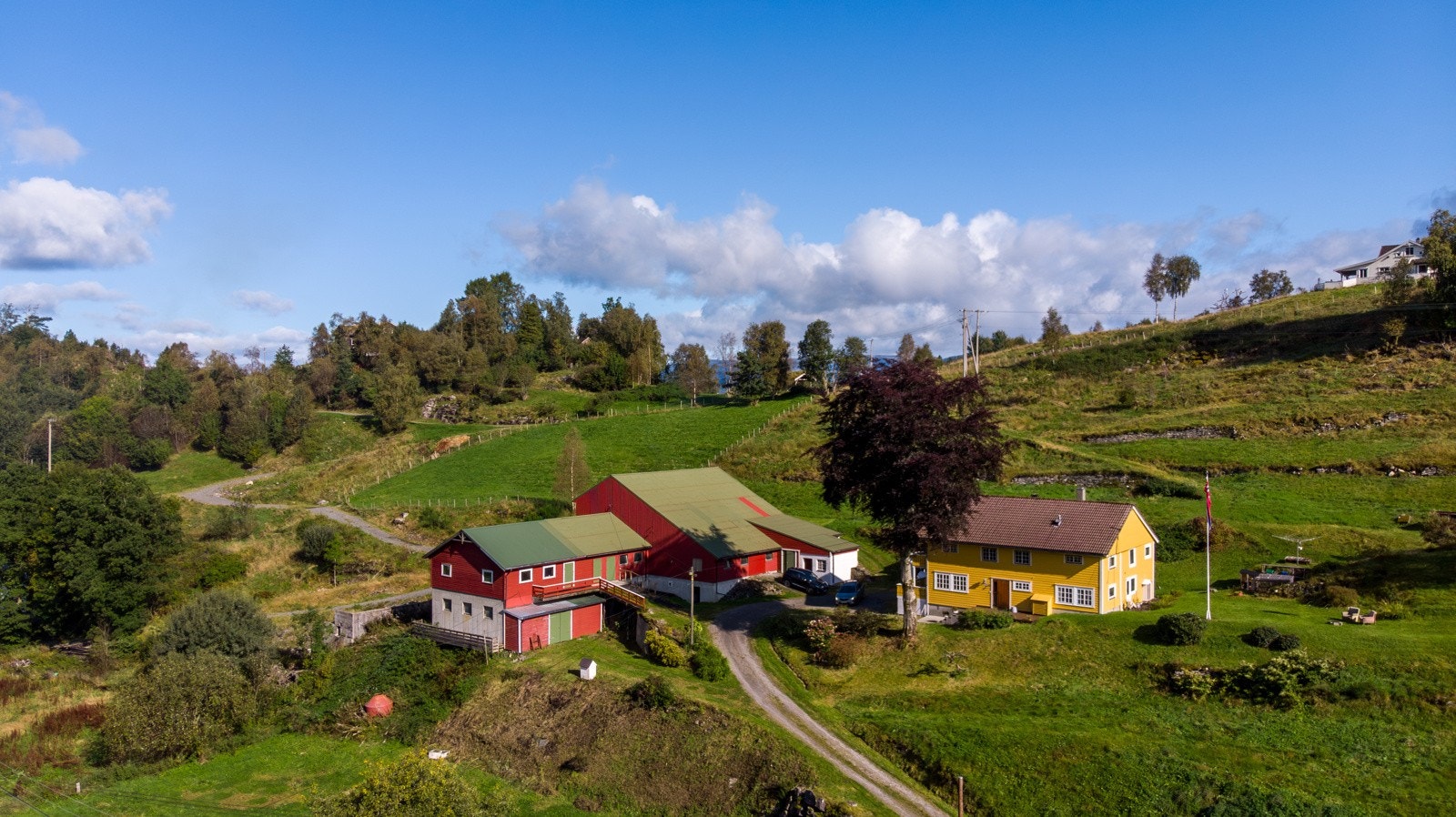 Eiendommen har løe/driftsbygning på ca 628 kvm. Galleribilde