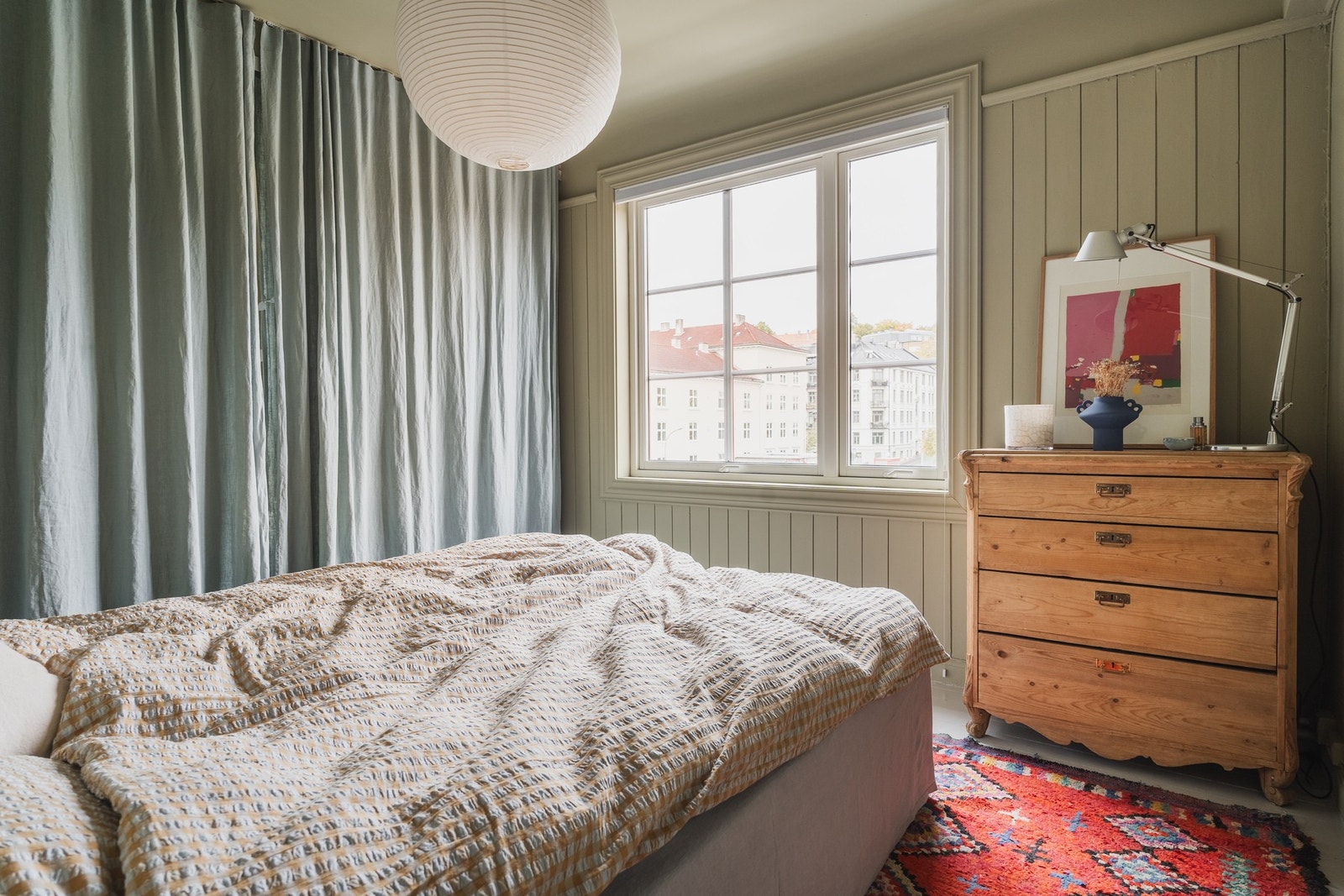 På hovedsoverommet kan man våkne opp til utsikt mot klassiske bygårder opp mot St. Hanshaugen. Galleribilde