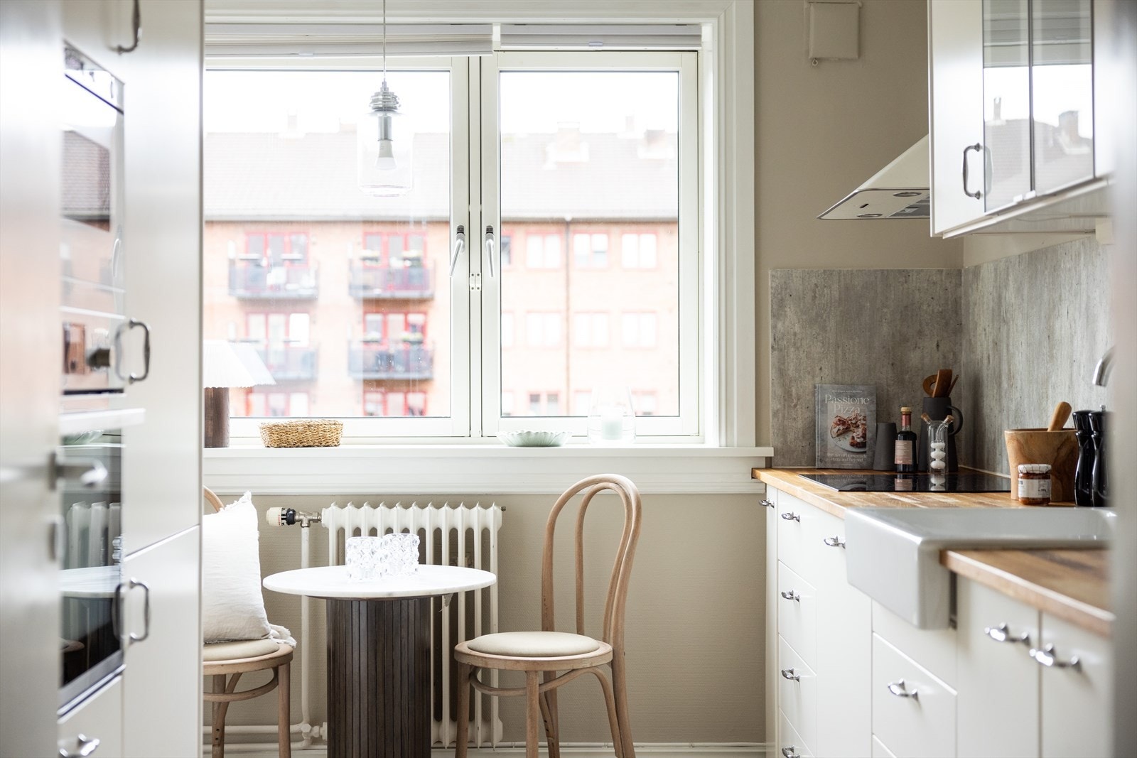 Hyggelig sitteplass hvor man kan nyte morgenkaffen. Galleribilde