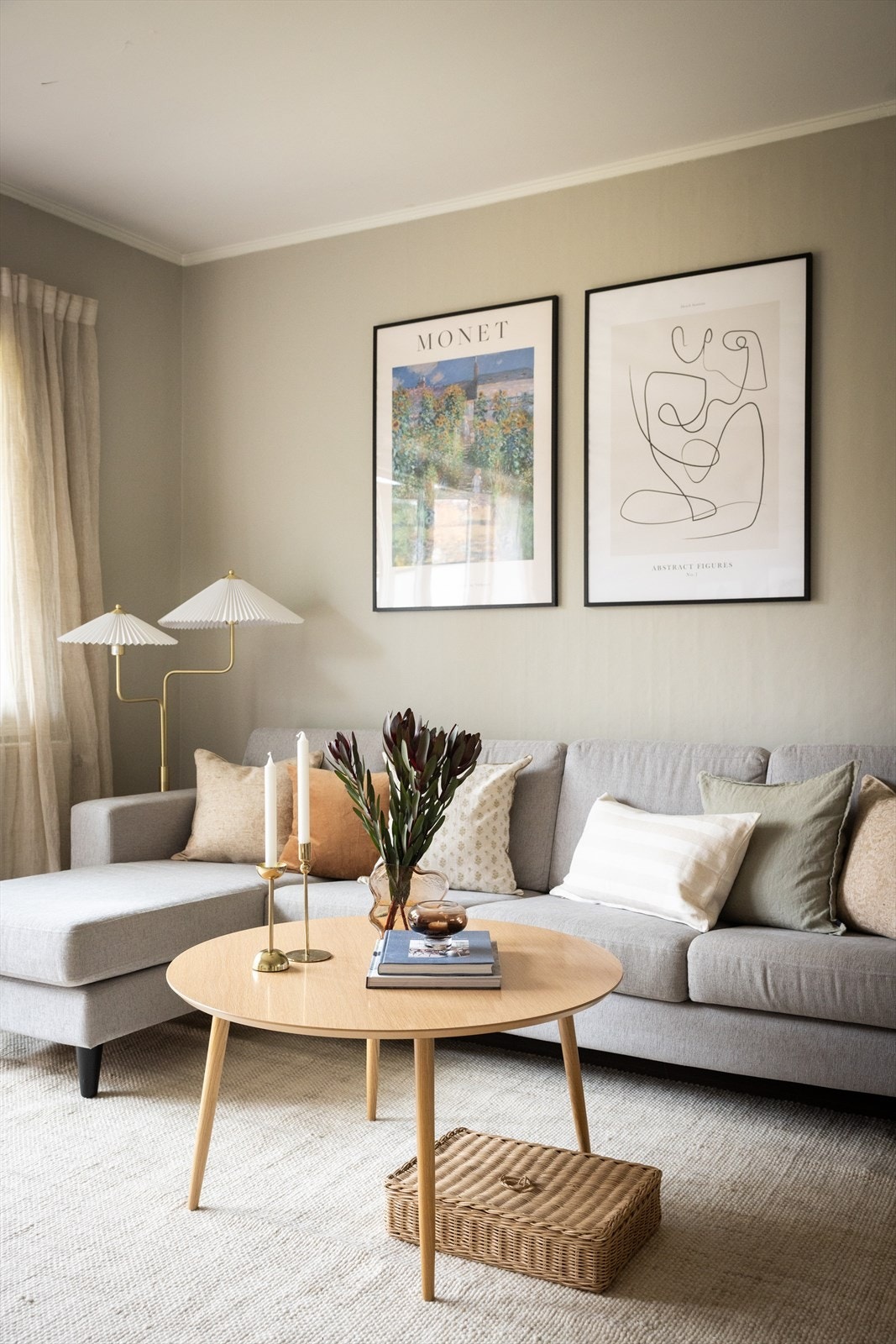 Takhøyden på 2,67 m bidrar til en god romfølelse. Galleribilde