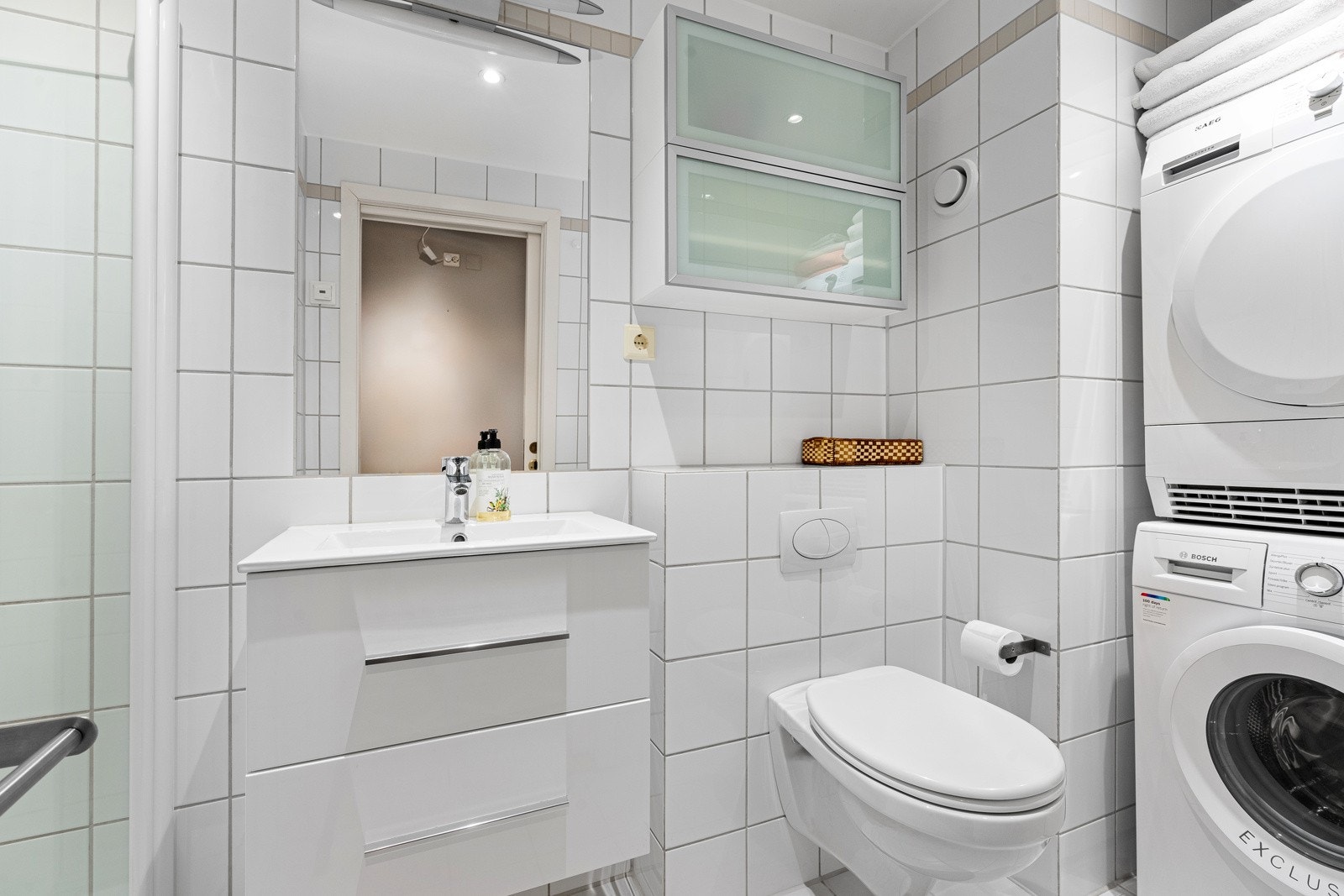 Stilrent helfliset bad. Galleribilde