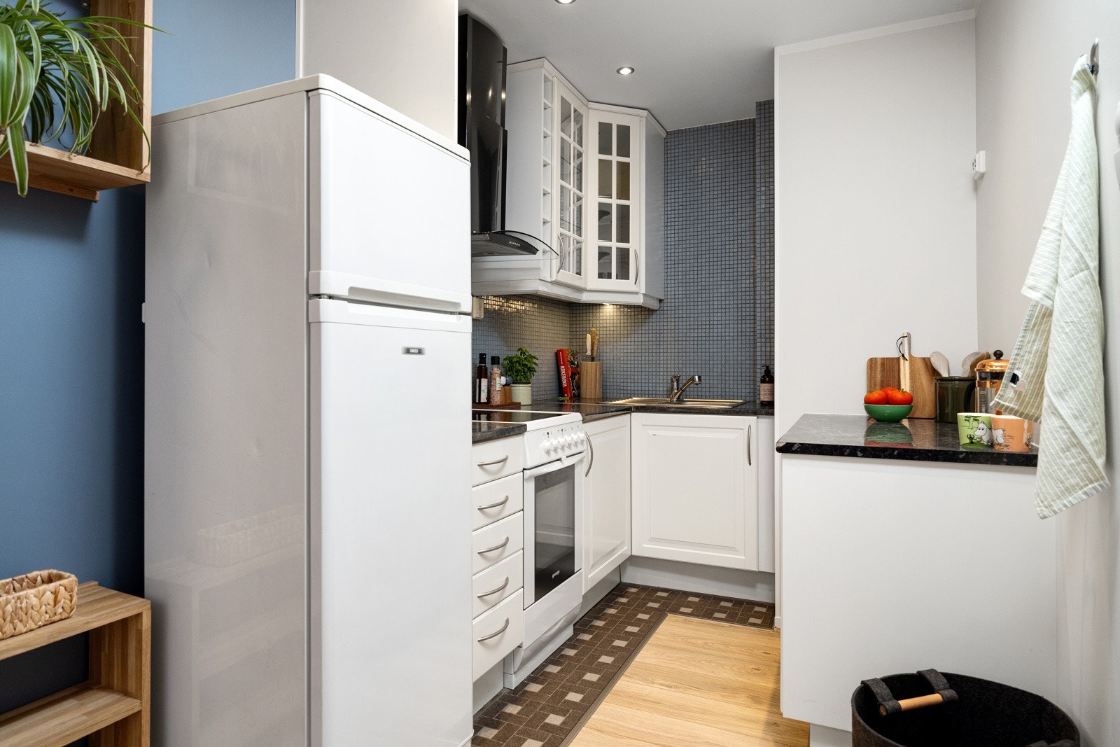 Lyst og tidløst kjøkken. Galleribilde