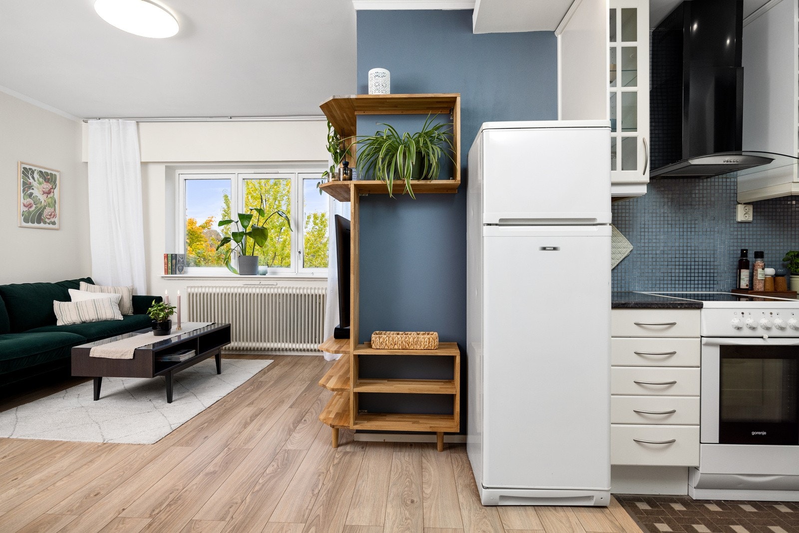 Delvis åpen stue-kjøkkenløsning. Galleribilde