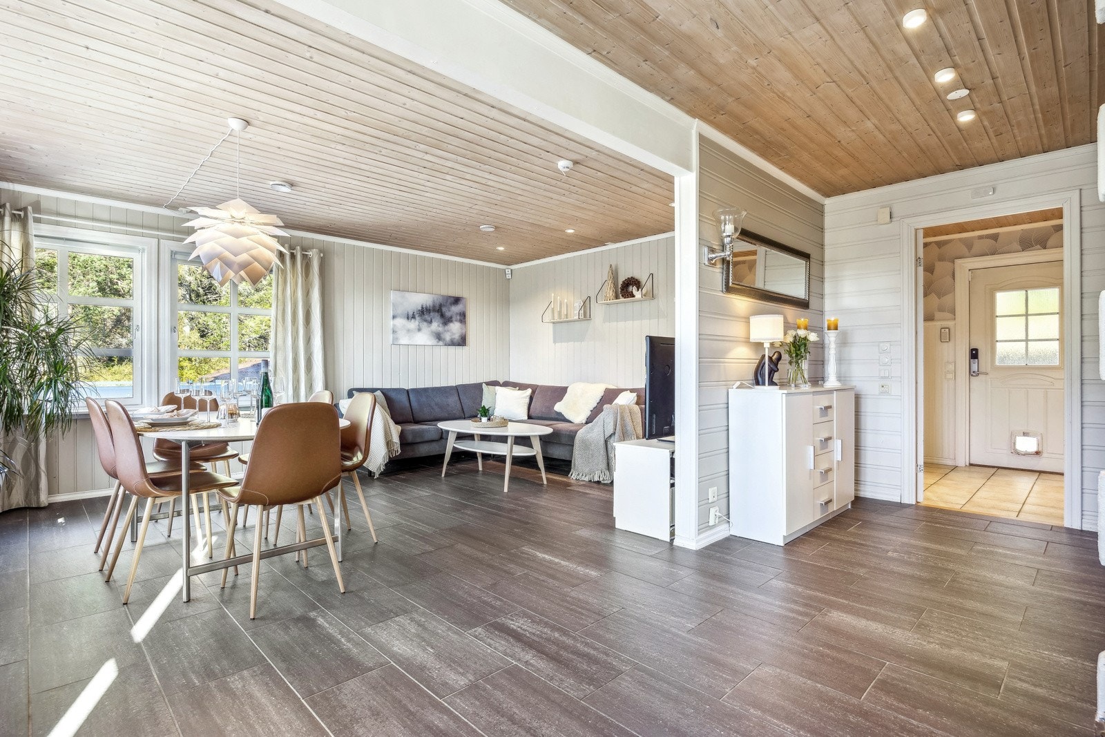 De nøytrale fargevalgene gjør det enkelt å innrede etter egen smak. Galleribilde