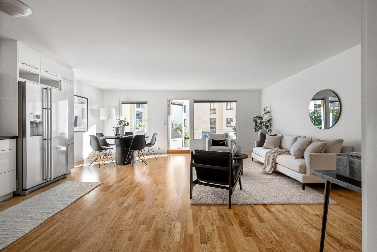 Dette er en stilren leilighet med gjennomgående god standard. Galleribilde