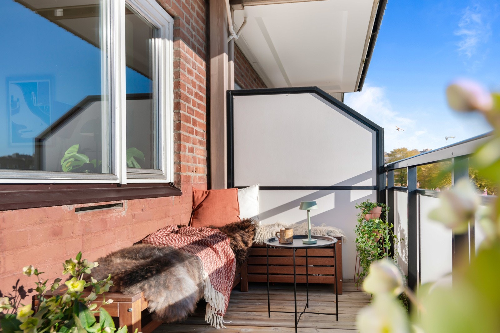 God plass til både utemøbler og grill. Nyt høstkveldene med venner og familie. Galleribilde