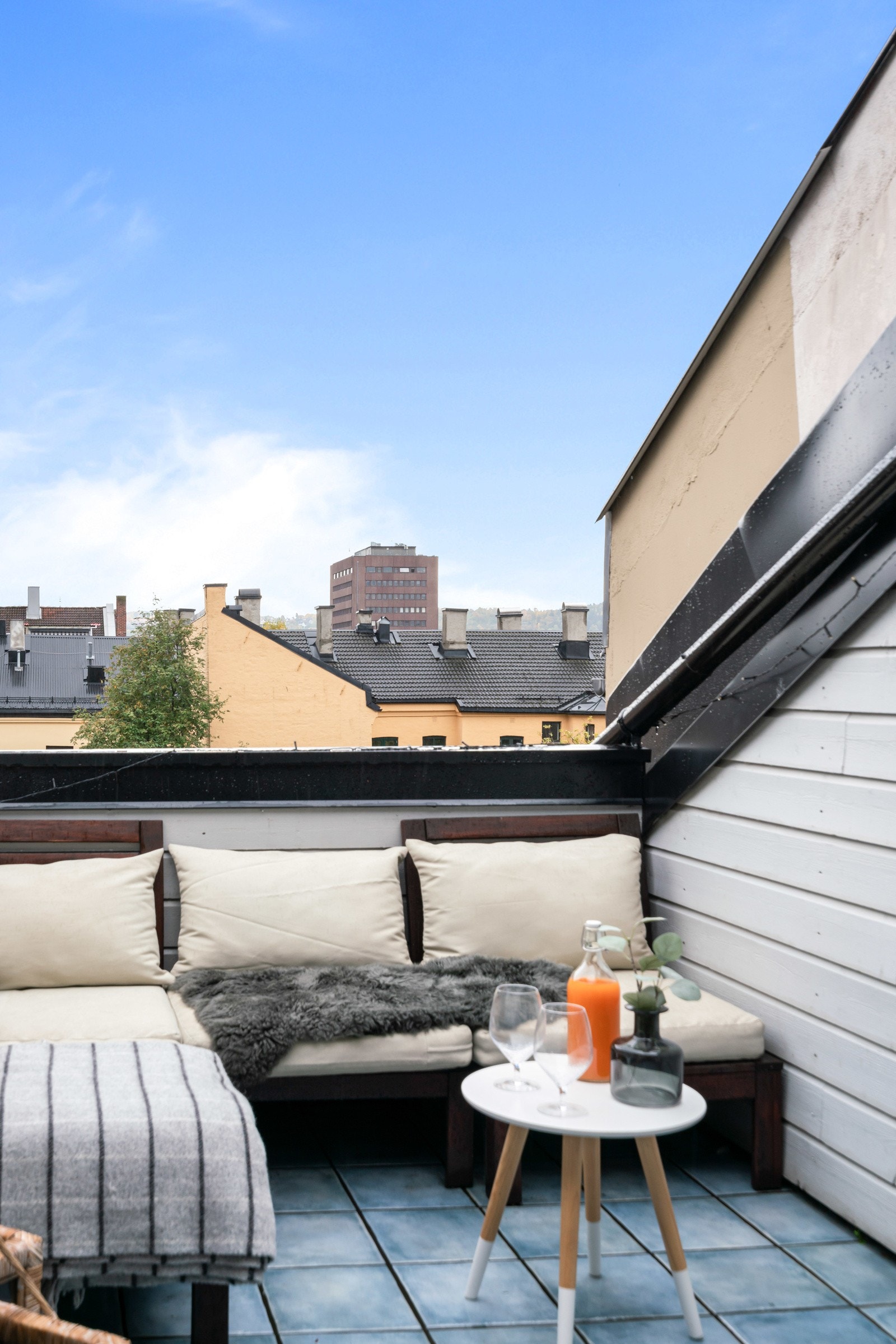 Alt ligger til rette for hyggelige stunder i godt selskap. Galleribilde