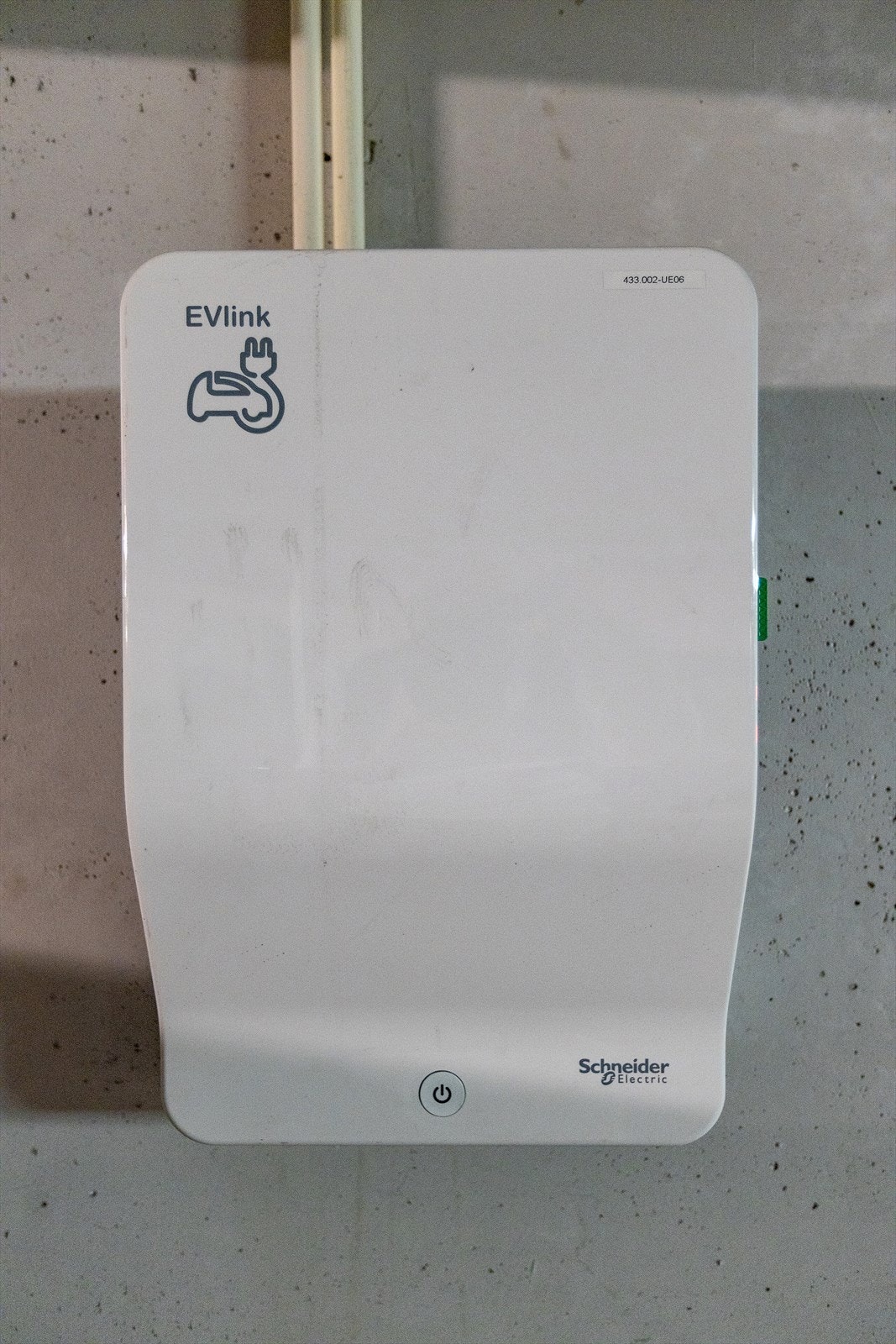 El-lader tilhørende egen parkering. Galleribilde