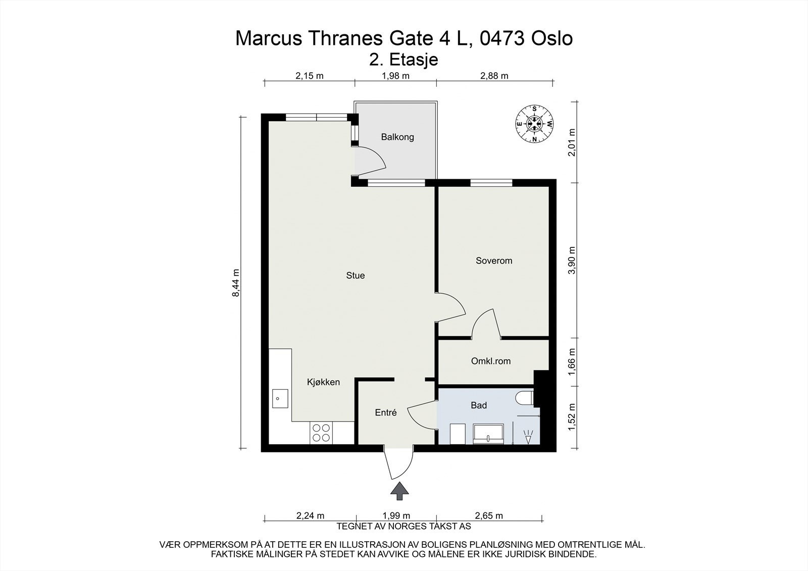 Plantegning. Leiligheten ligger i 2. etasje og inneholder entré, bad, soverom med omkledningsrom, åpen stue- og kjøkkenløsning med utgang til balkong. Egen bod på ca. 5 kvm og parkeringsplass med elbil-lader. Galleribilde