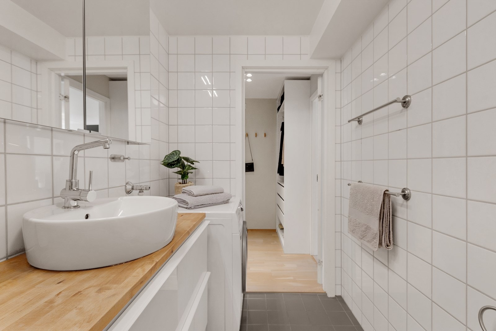 Badet har også opplegg for vaskemaskin og tørketrommel. Galleribilde