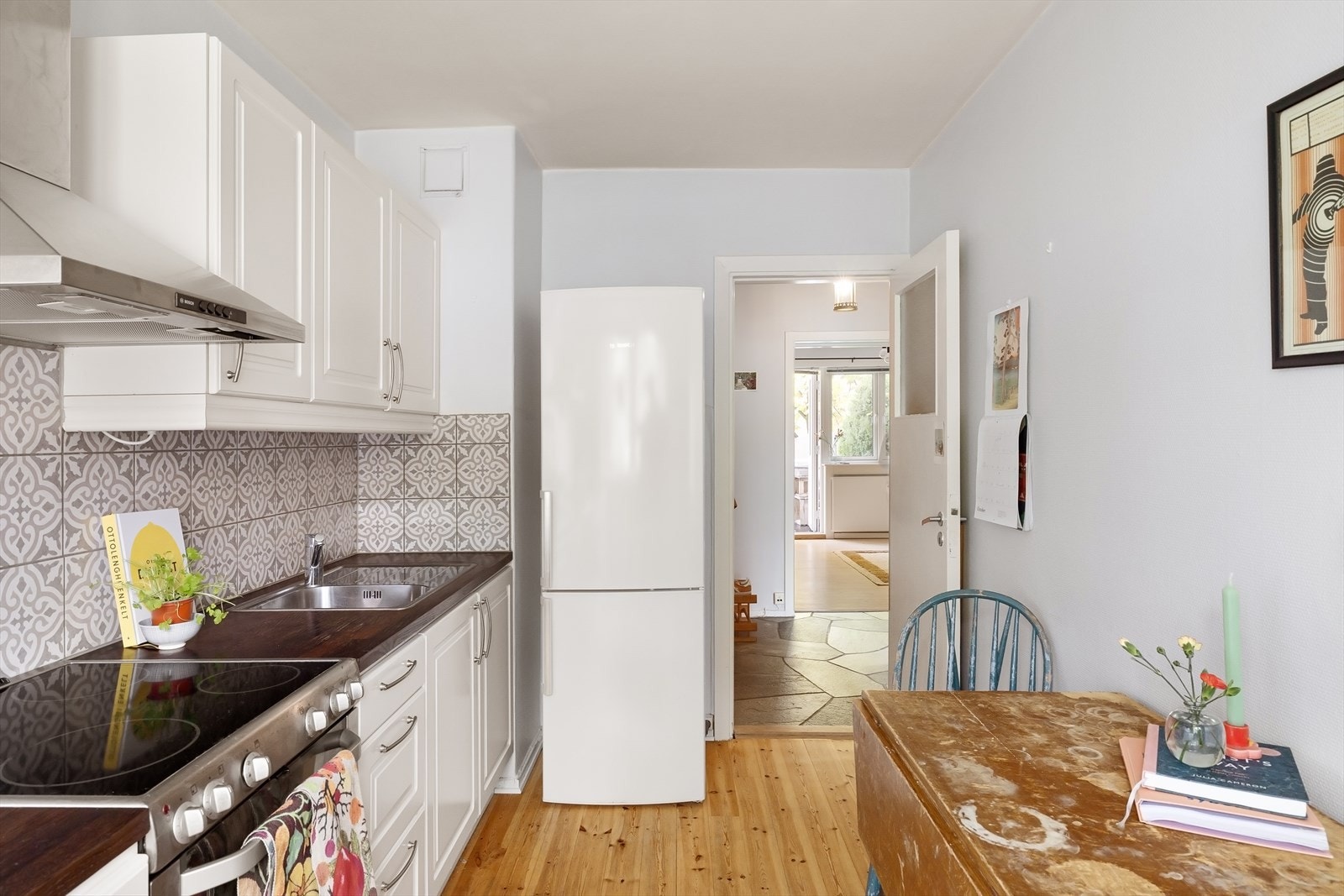 Lekre fliser mellom over- og underskap Galleribilde