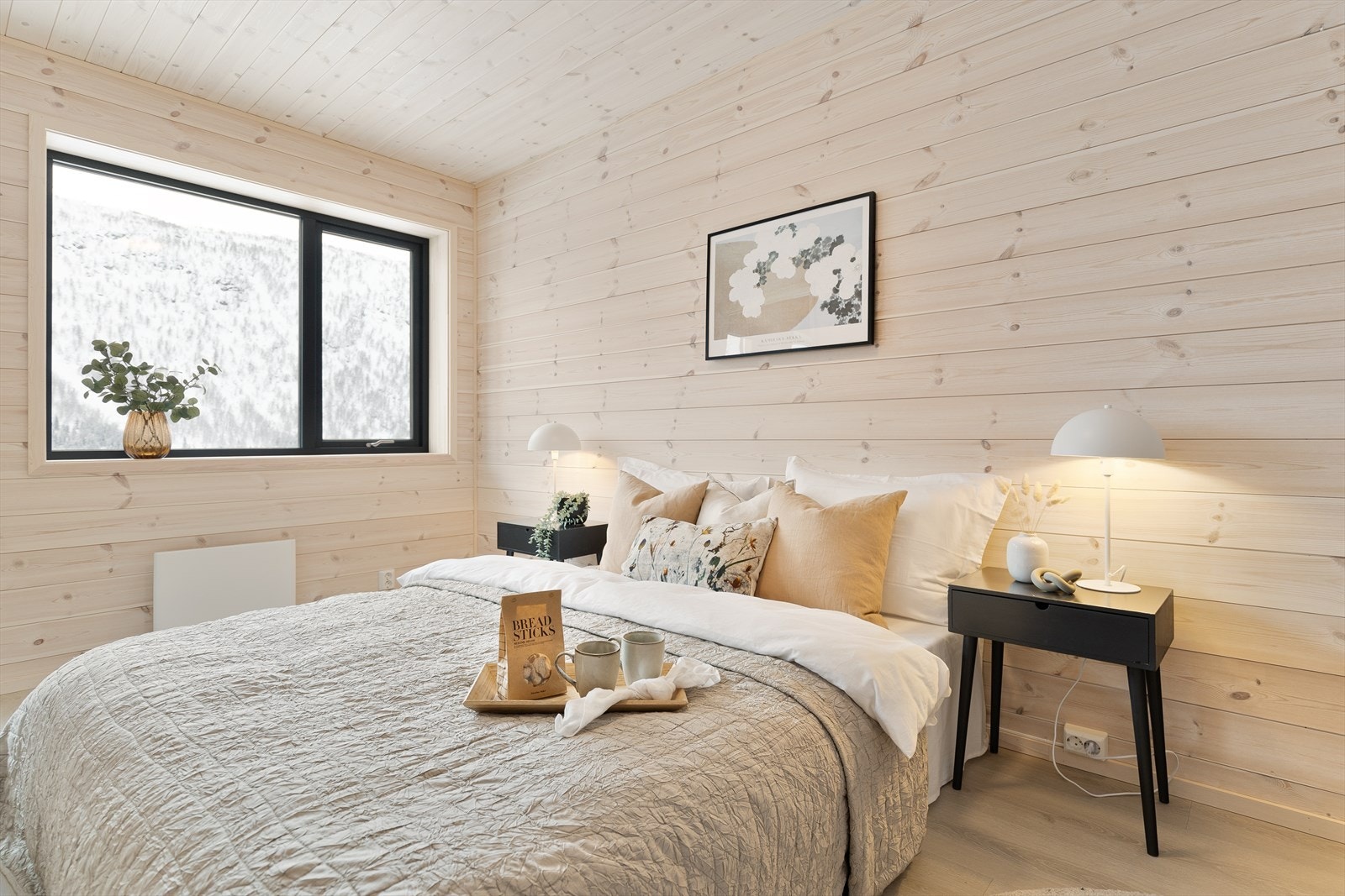 Som i resten av leiligheten er soverommene praktisk utformet. Galleribilde