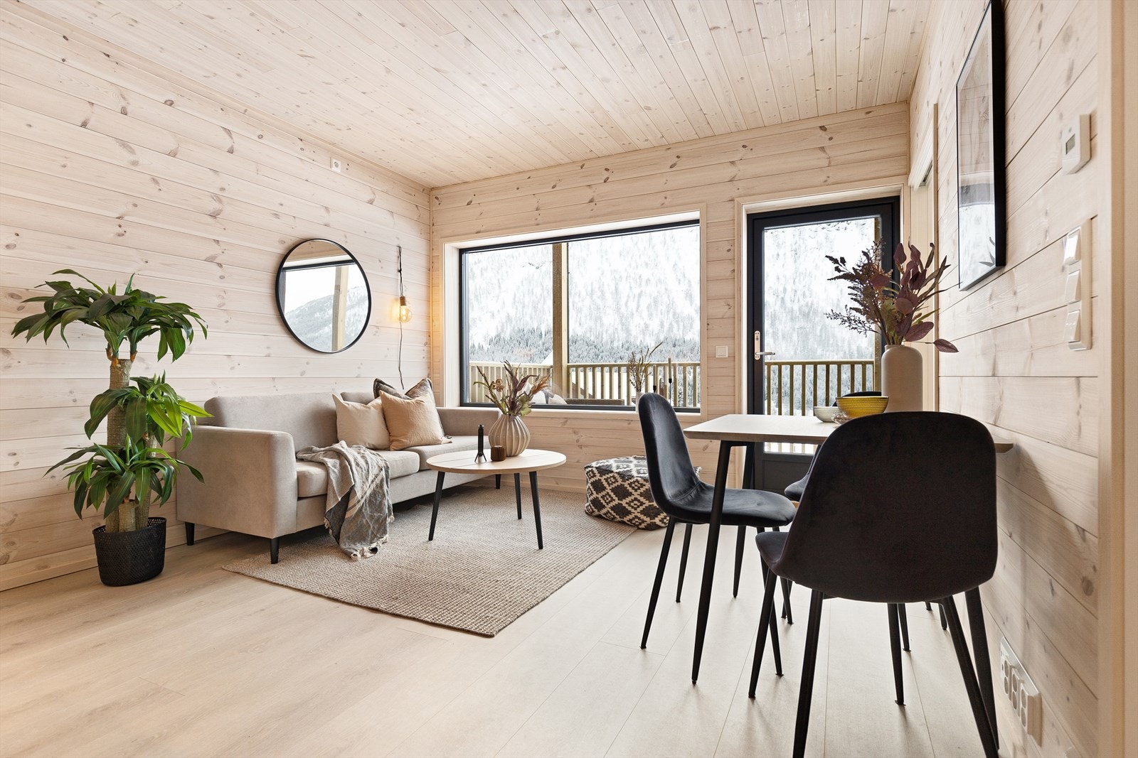 En strøken fritidsleilighet presentert av Eiendomsmegler Vest v/Tina Beisland. Bilder er tatt av en annen leilighet. Galleribilde