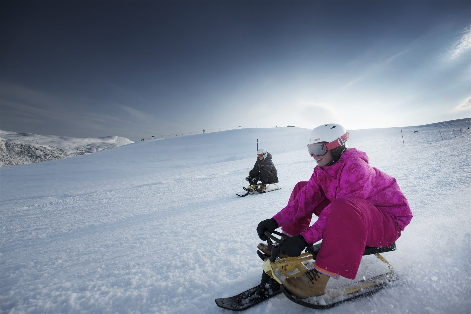 Alternativ for både store og små, ta skiheisen opp og opplev fart og spenning med akebrett ned igjen. Galleribilde