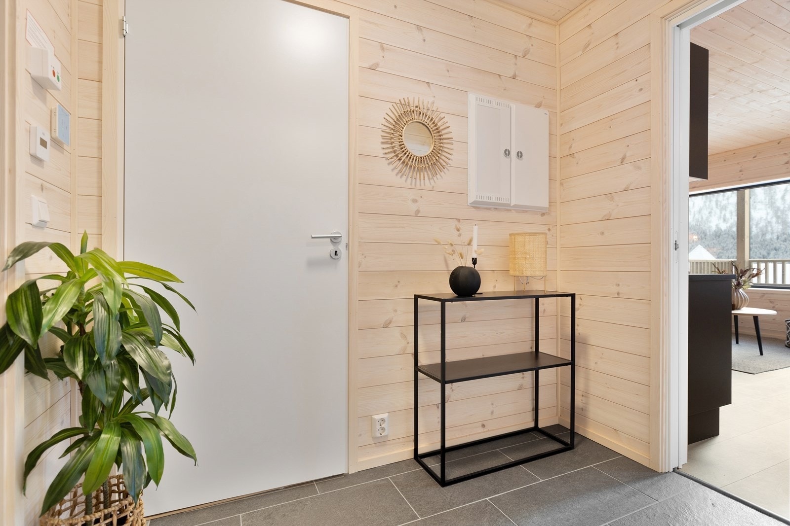 Entreen er av god størrelse muligheter for oppbevaring til yttertøy. Galleribilde