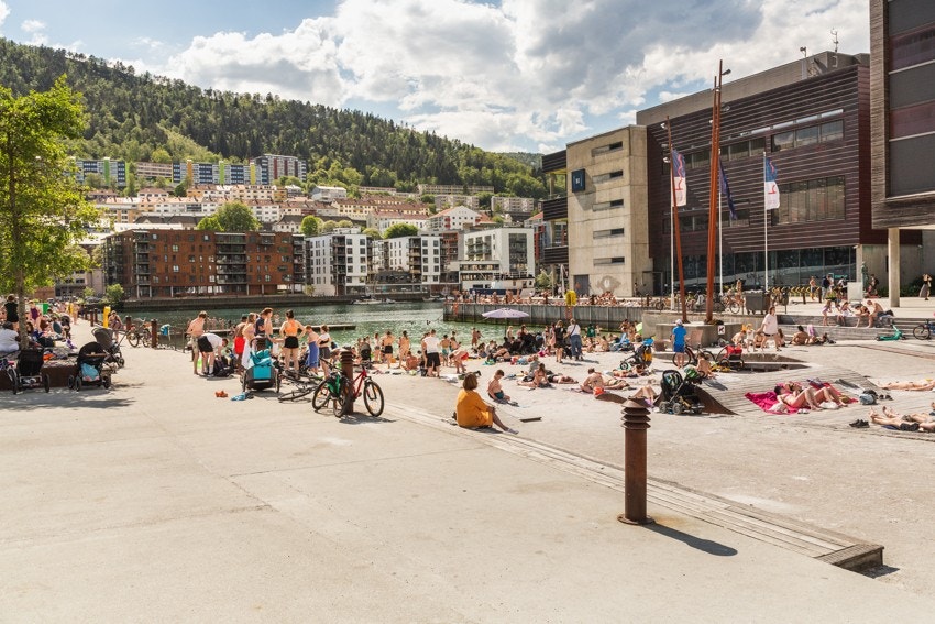 Møhlenpris ligger rett over "lillepudden" hvor de finner BI, koselige kafeér og resturanter Galleribilde