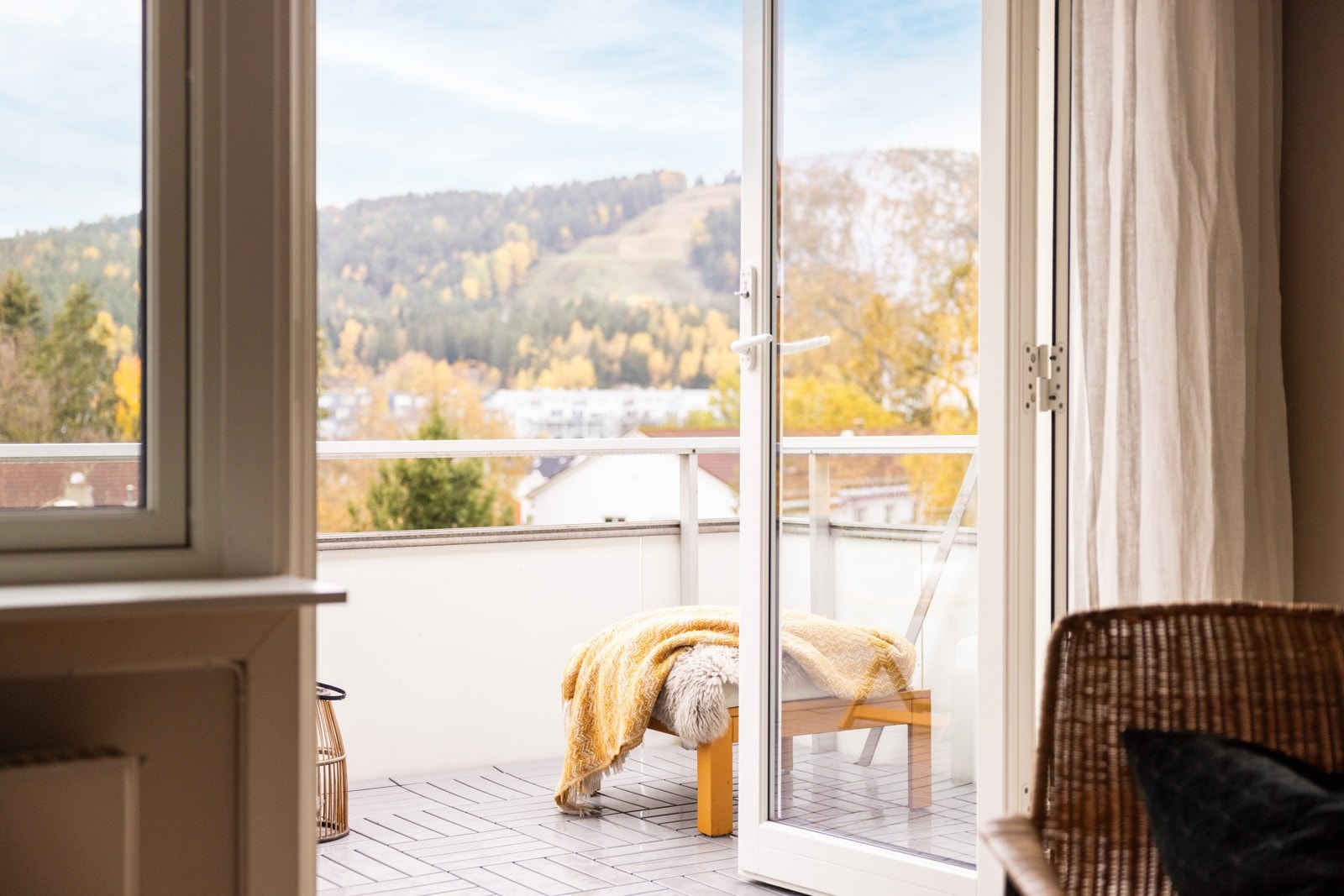 Fra stuen er det adkomst til en flott, vestvendt balkong. Galleribilde