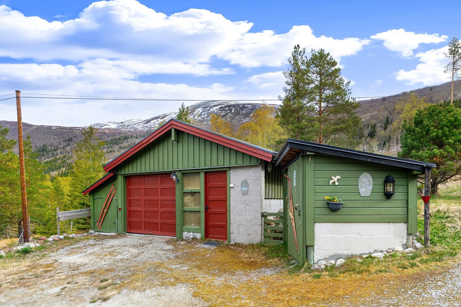 Stor garasje på 29 kvm og utebod på 2 kvm Galleribilde