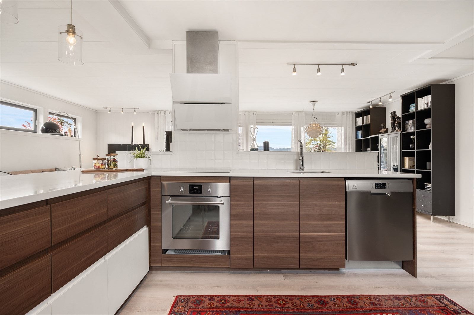 Her kan du bo med gunstig beliggenhet til Nardocenteret med bla. dagligvarebutikk, restaurant, bakeri, frisør, legesenter og apotek. Galleribilde