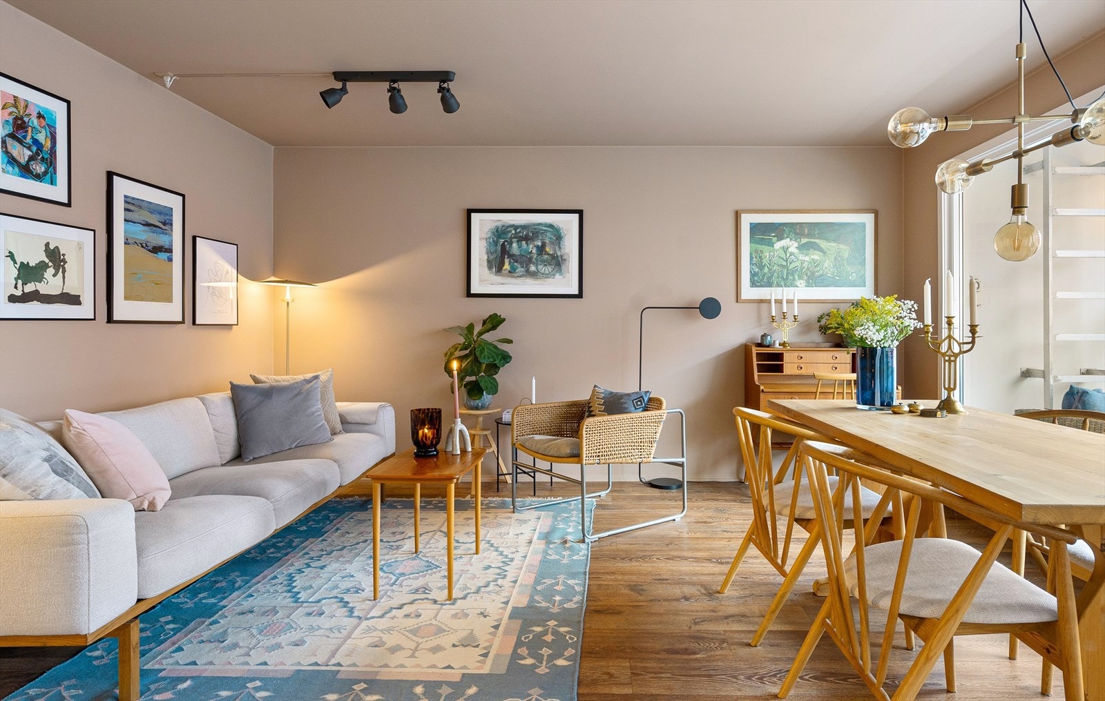 Haakon Telle Bøe har gleden av å presentere Kristiansands gate 12C! Galleribilde