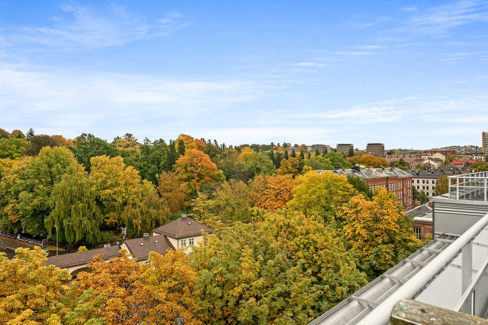 Et naturskjønt utsyn hvor det er enkelt å finne roen. Galleribilde