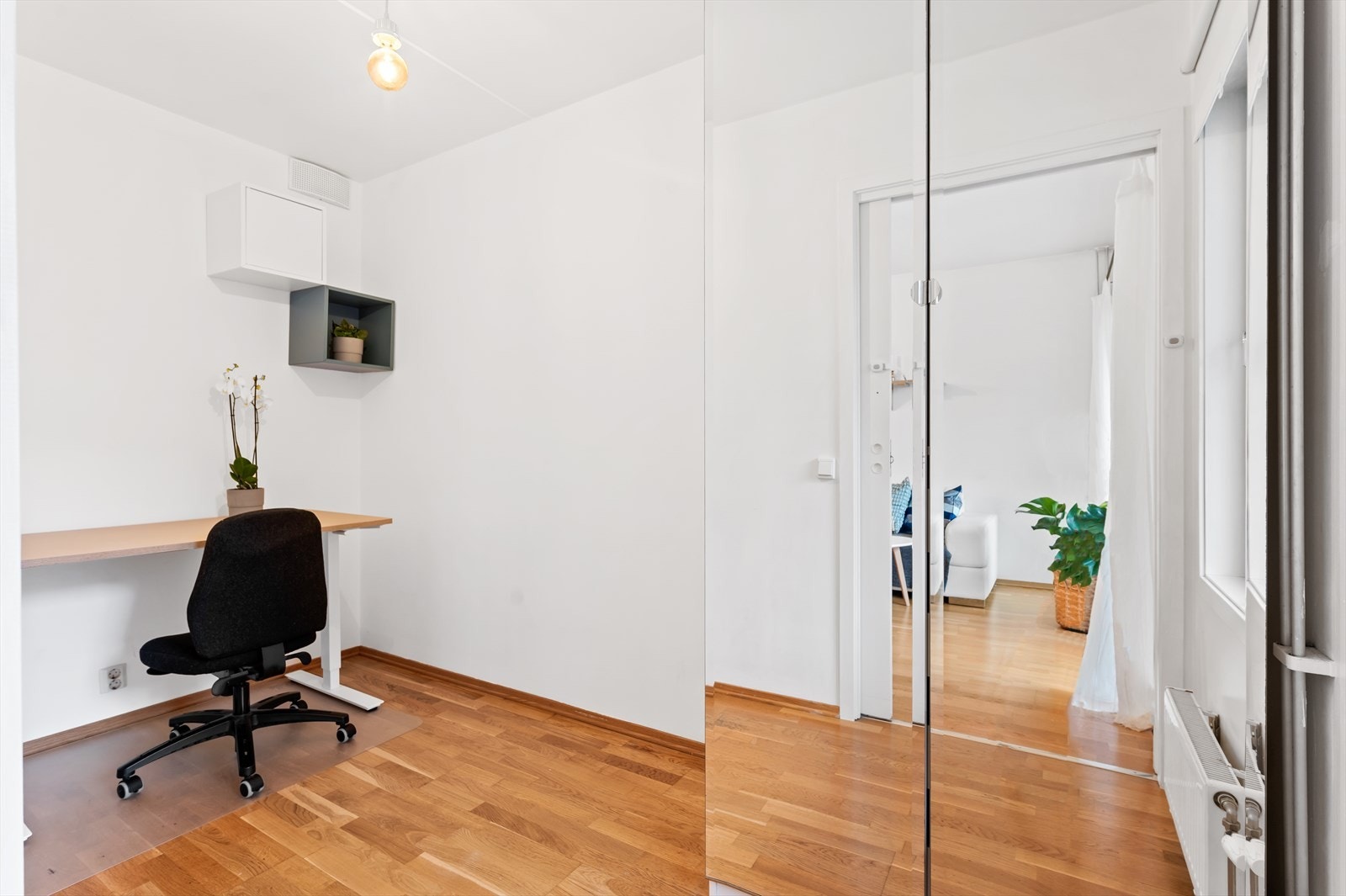 Soverom III med plass til seng og garderobeskap. Galleribilde