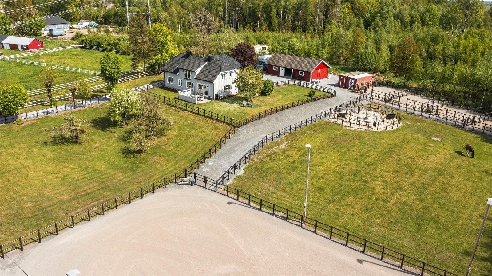 Nordvik Tønsberg v/ Richard Askjem har gleden av å presentere denne prakteiendommen i Hortensveien 179! Galleribilde