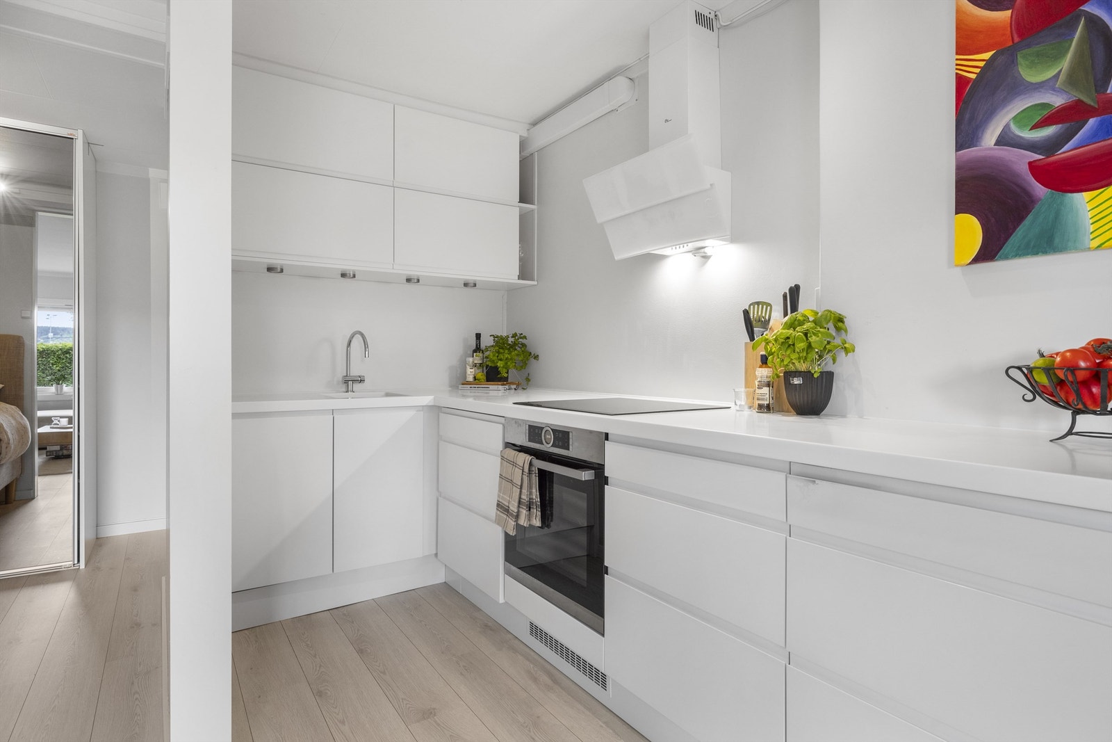 Sindre Nyhus v/Krogsveen presenterer denne lyse og moderne 1-romsen på Veitvet! Galleribilde