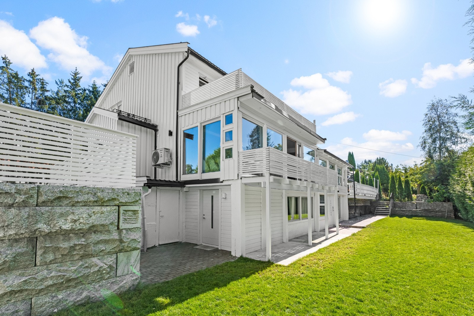 Velkommen til Trasoppveien 31 - Presentert av Martin Aune v/PrivatMegleren Première. Galleribilde