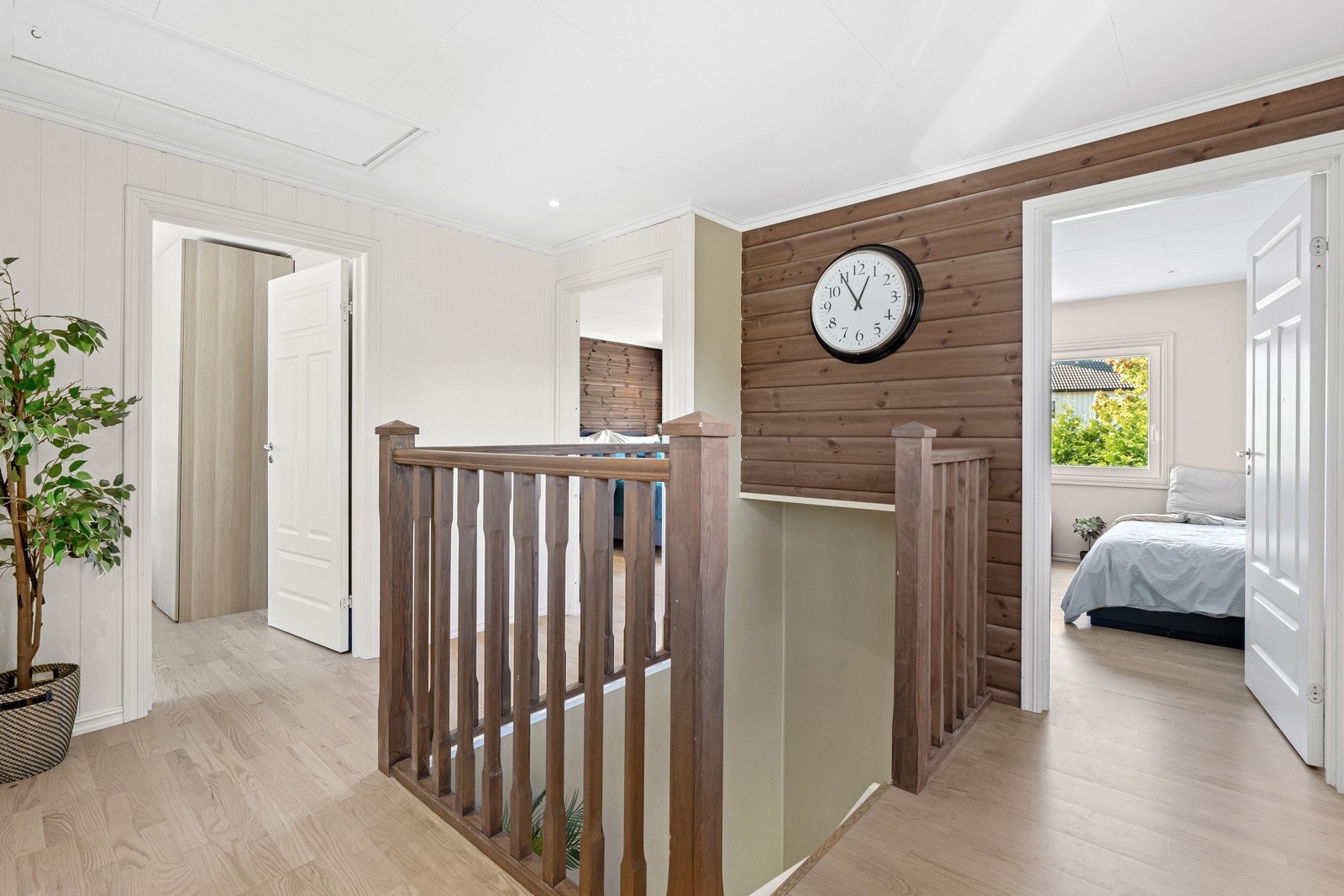 Videre opp i andre etasje ligger boligens tre soverom. Galleribilde