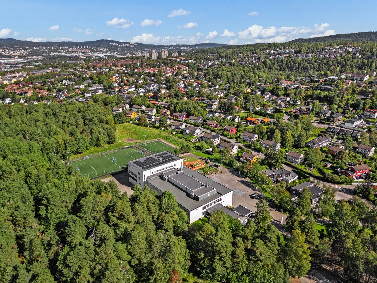 Trasoppveien 31 drone (11) Galleribilde