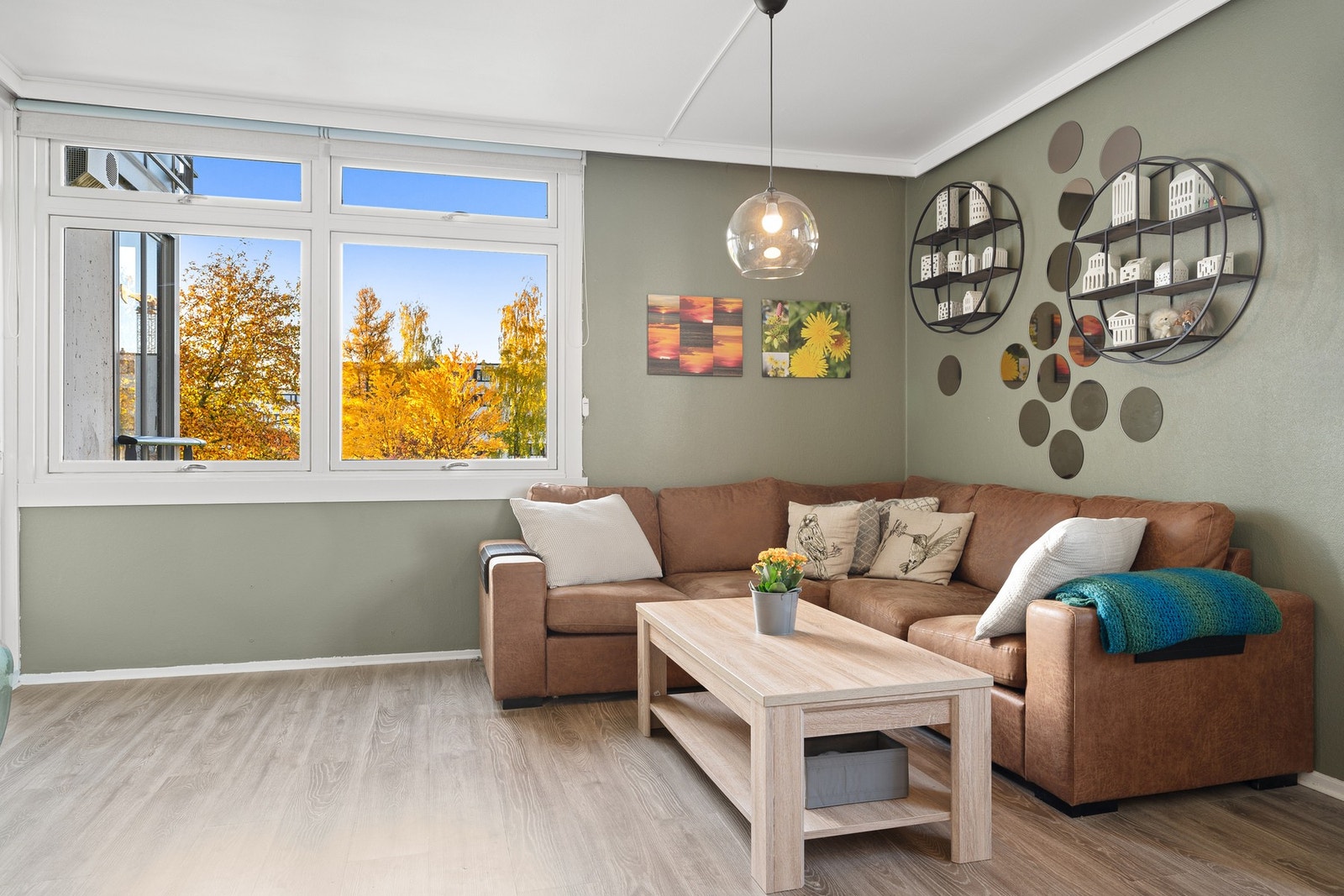 Flott 2-roms leilighet i 2. etasje. Betydelig renovert i 2018/2020. Galleribilde